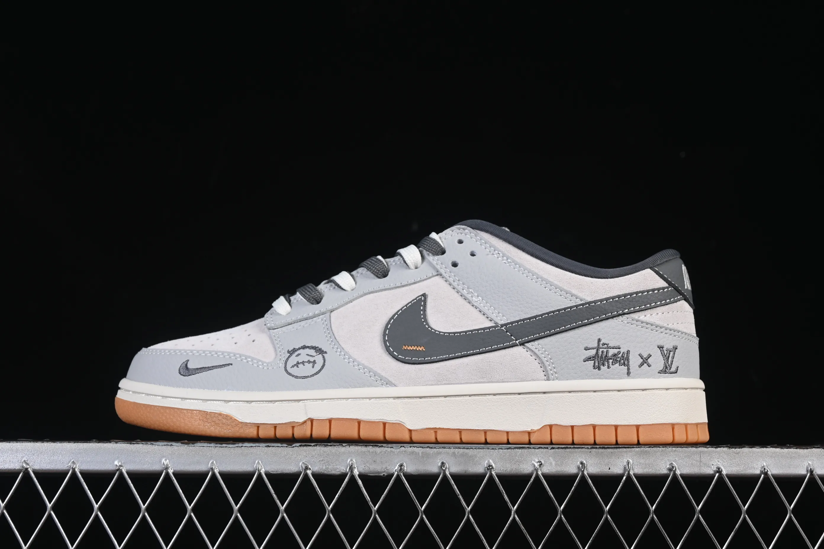 All Categories Nk Air Force 1 Air Force Series Nk Air Force 1 Low Air Force Low Nike SB Dunk Low Joint Graphite Gray High-end Customized Low-top Casual Shoes SG6688-006